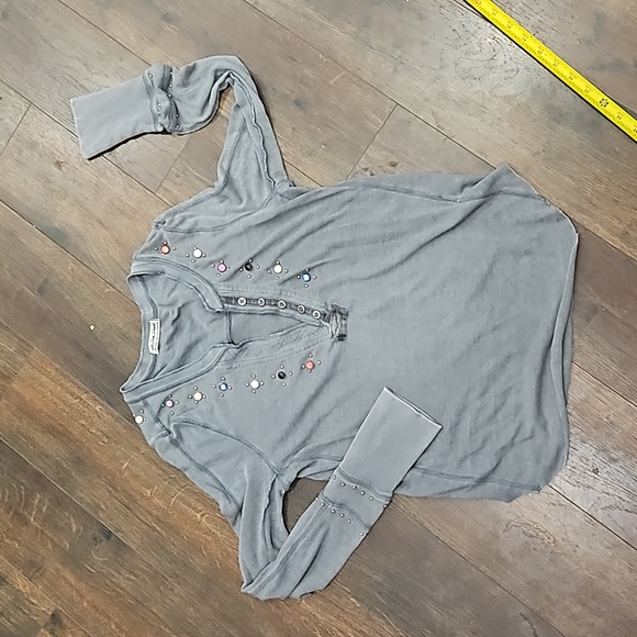 Free People  grey dostressed boho Wild Ride Embellished Henley xs - Picture 1 of 11